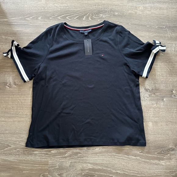 NWT Blue with gold and white trimmed sleeves women’s size 2xl t-shirt - Picture 6 of 9